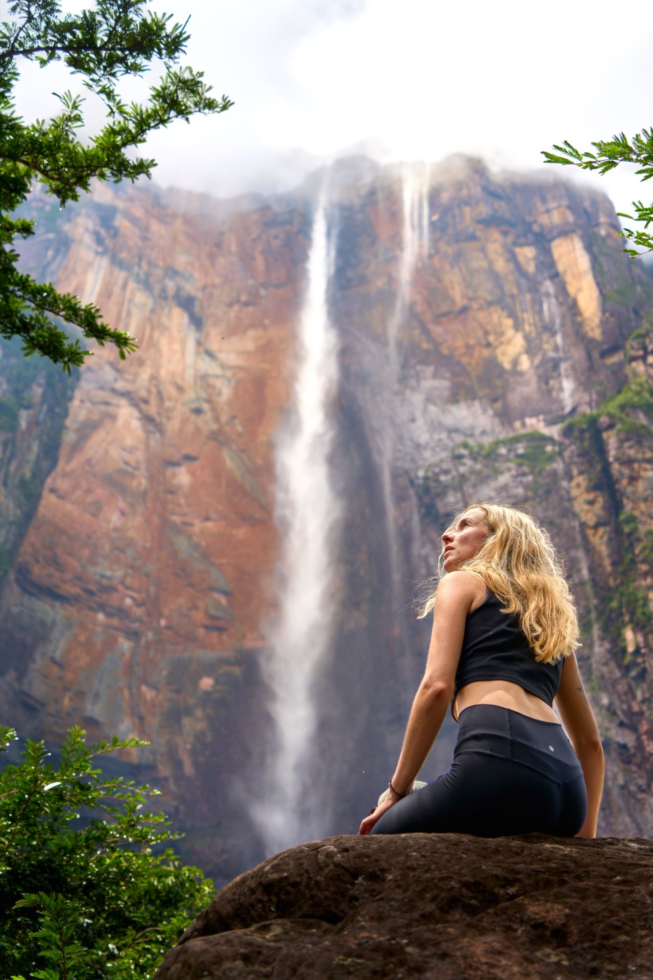 Janet vor dem Salto Ángel, Venezuela